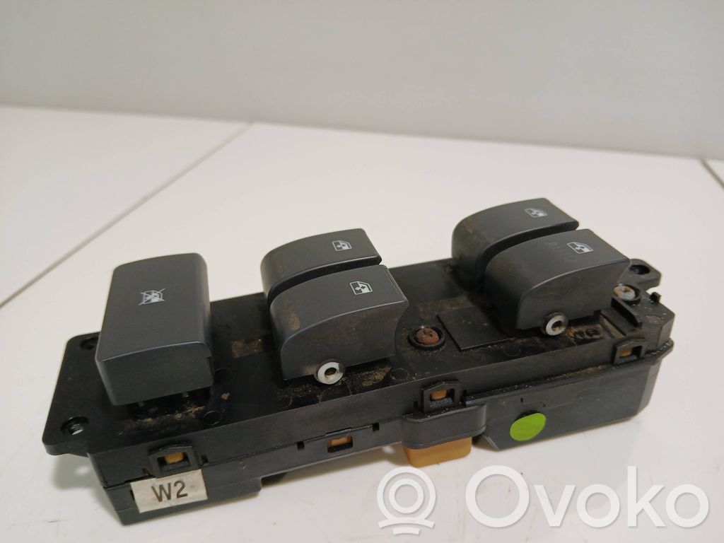 Electric window control switch   202005436