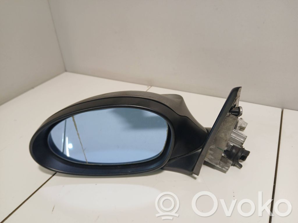 Front door electric wing mirror