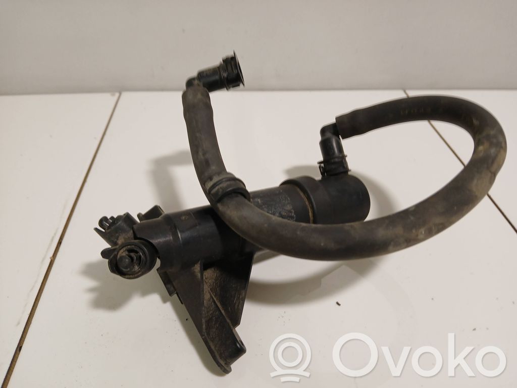 Headlight washer spray nozzle   180204,23561