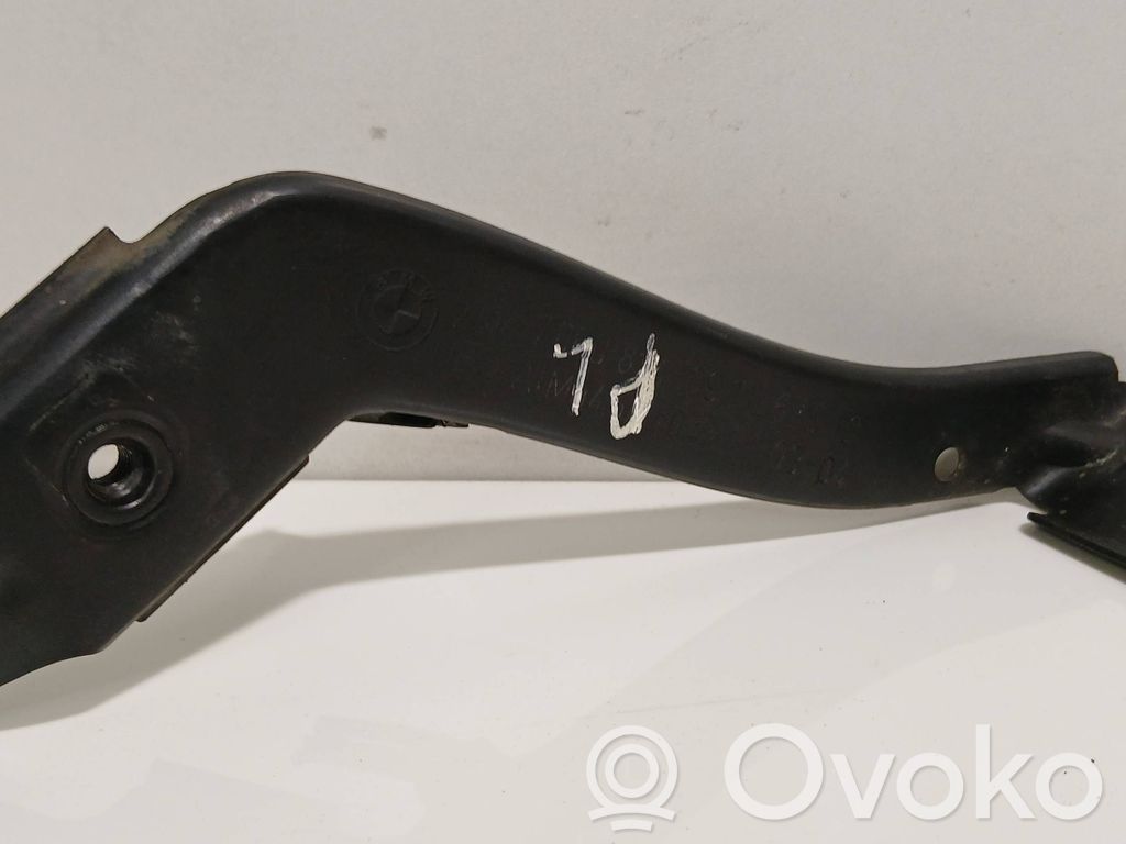 BMW 5 E60 E61 Fender mounting bracket 