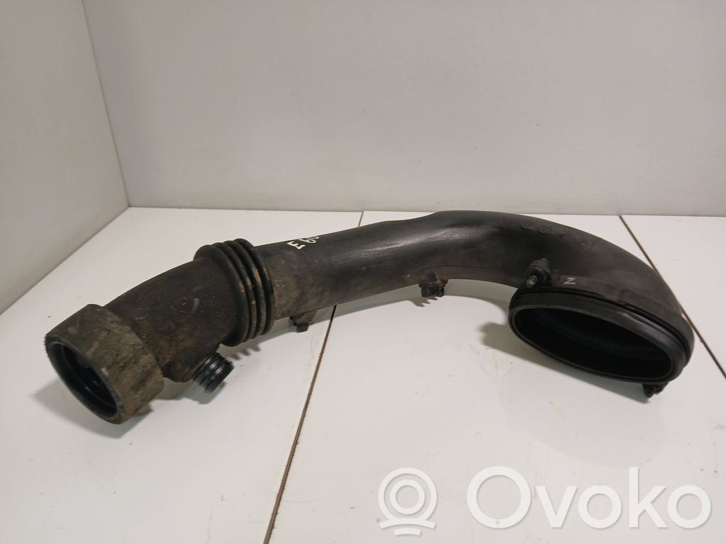 BMW 5 E60 E61 Gaisa caurule uz turbīnu 