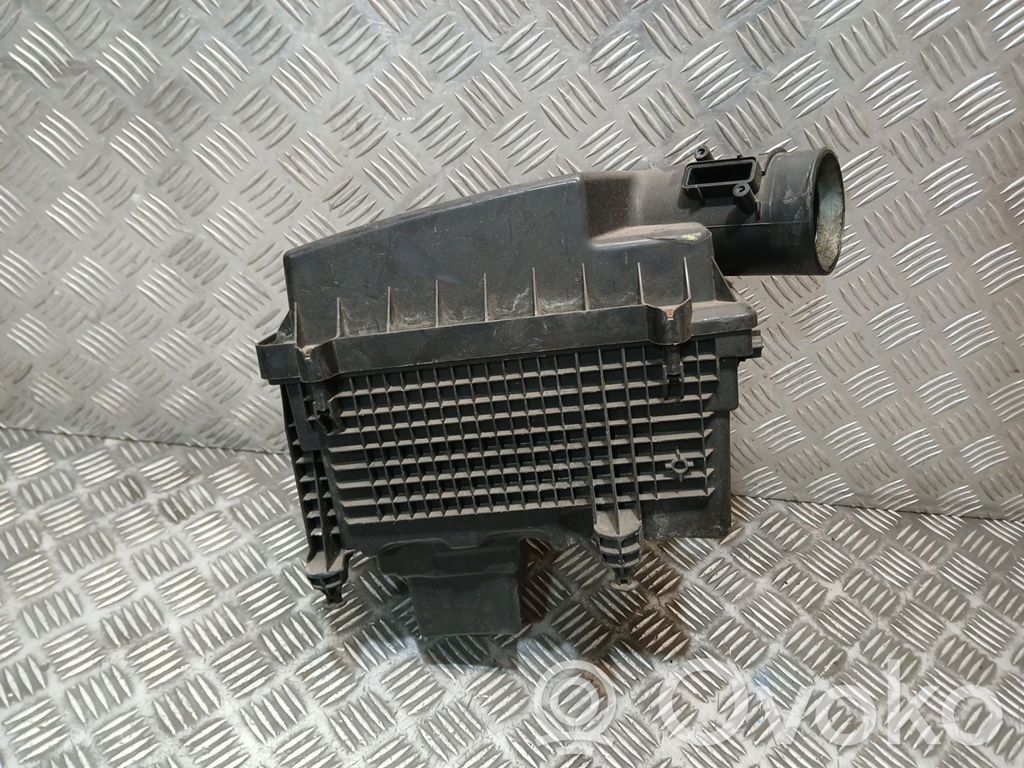 Land Rover Freelander 2 - LR2 Air filter box 