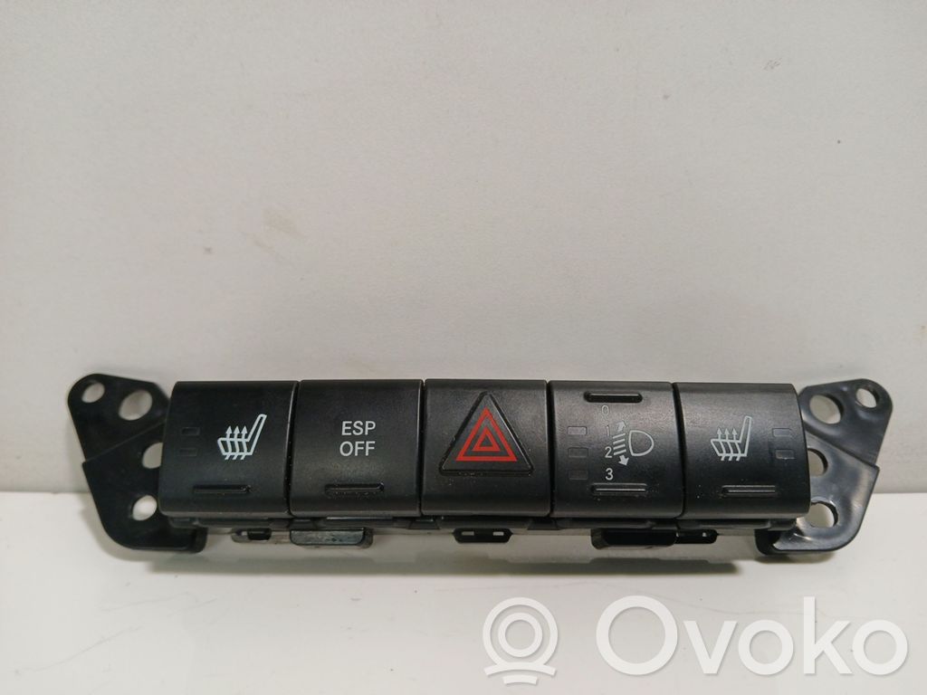 Jeep Patriot Un conjunto de interruptores 