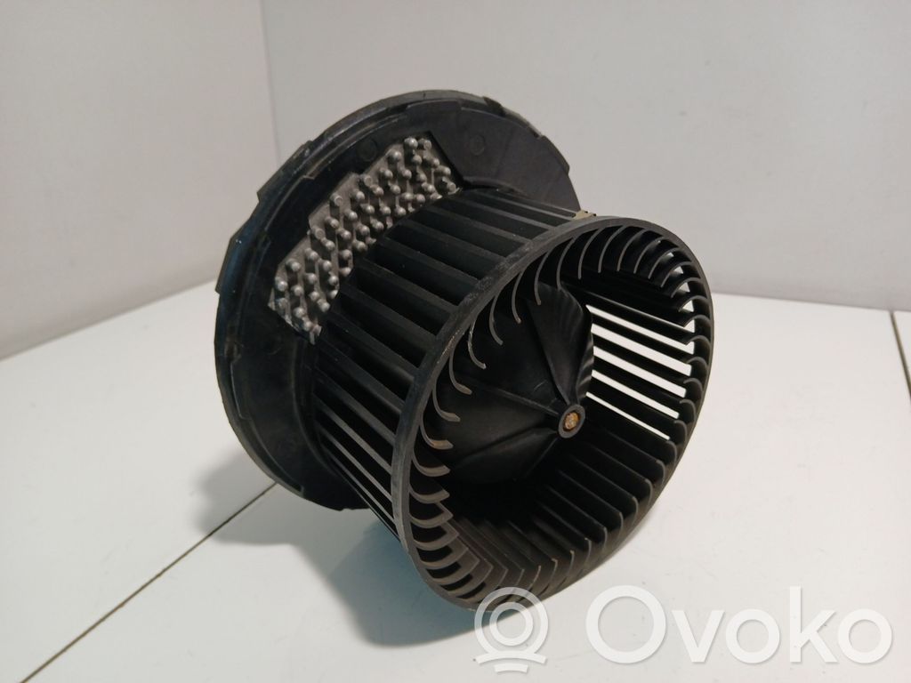 Volkswagen PASSAT B7 Wentylator nawiewu / Dmuchawa 