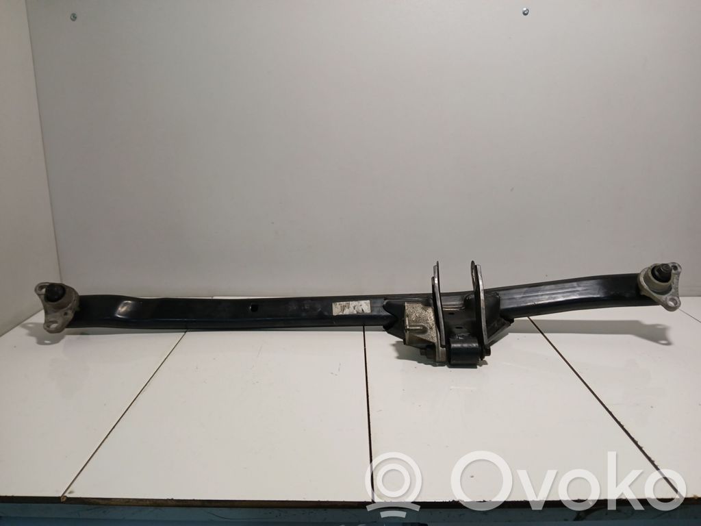 Volvo XC90 Engine mounting bracket 