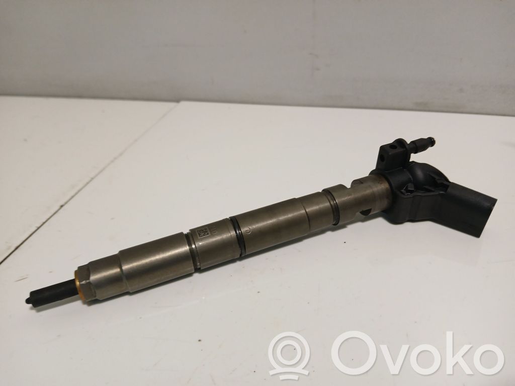 Audi A8 S8 D3 4E Fuel injector 