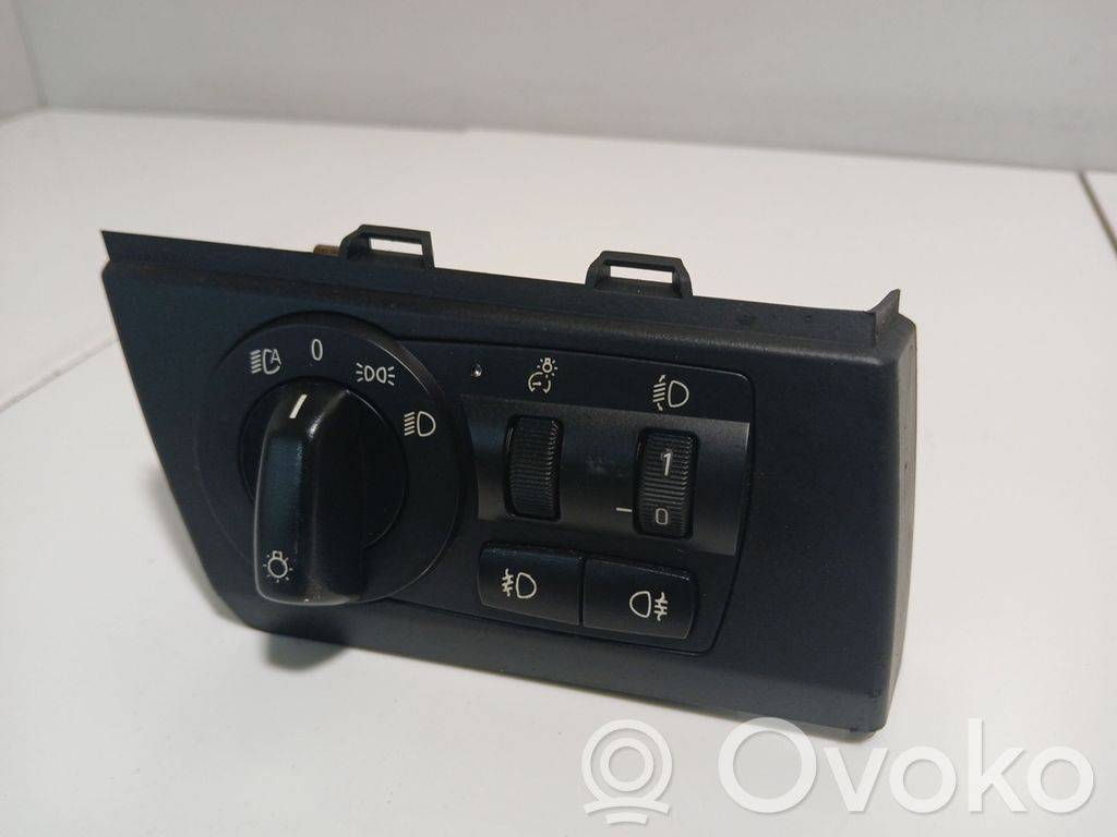 Light switch   3420282,000656705,532321481