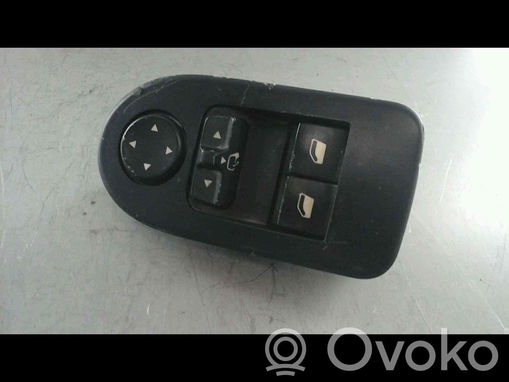 Peugeot 407 Electric window control switch 
