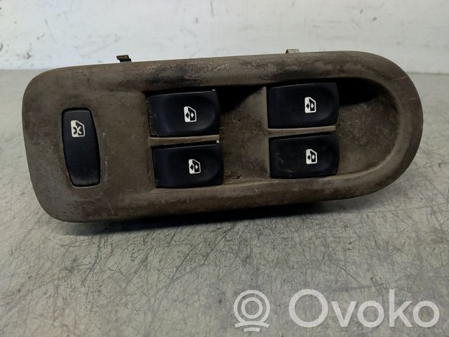 Schalter el. Fensterheber   8200214945,20243397,4368010,VDMS7