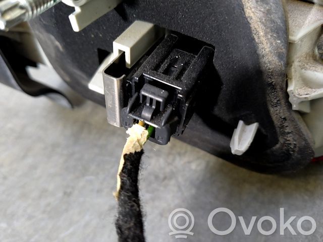 Peugeot 2008 I Lampy tylnej klapy bagażnika 