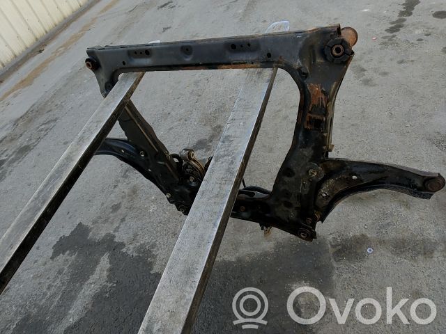 Nissan Juke I F15 Sottotelaio anteriore 