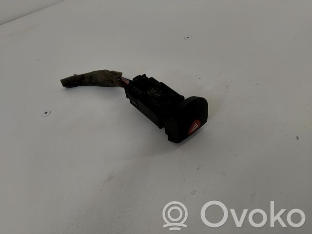 Renault Kangoo I Hätävilkkujen kytkin 
