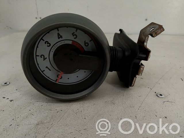 Peugeot 107 Tachometer 