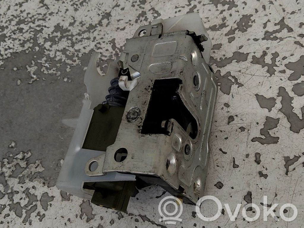 Renault Clio III Zamek drzwi tylnych 