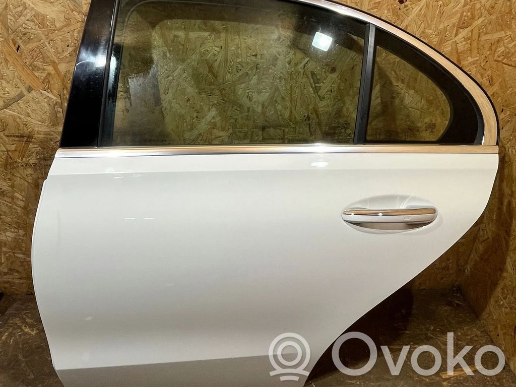 Mercedes-Benz C W206 Galinės durys 