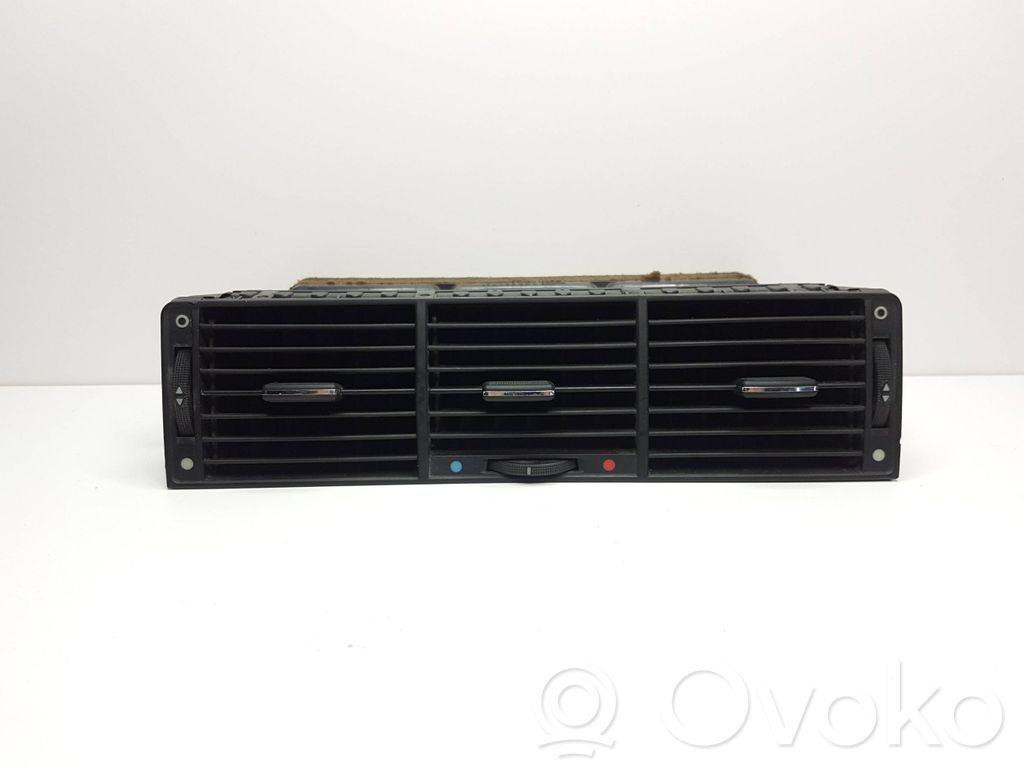 Audi A8 S8 D2 4D Centrinės oro grotelės 