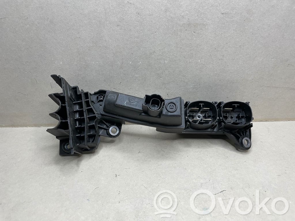 BMW 5 G30 G31 G38 Przekaźnik sterujący prądem 