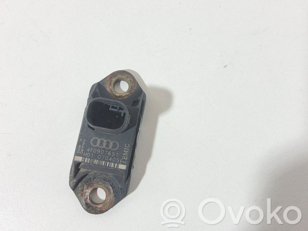 Audi A6 S6 C6 4F Датчик удара надувных подушек 