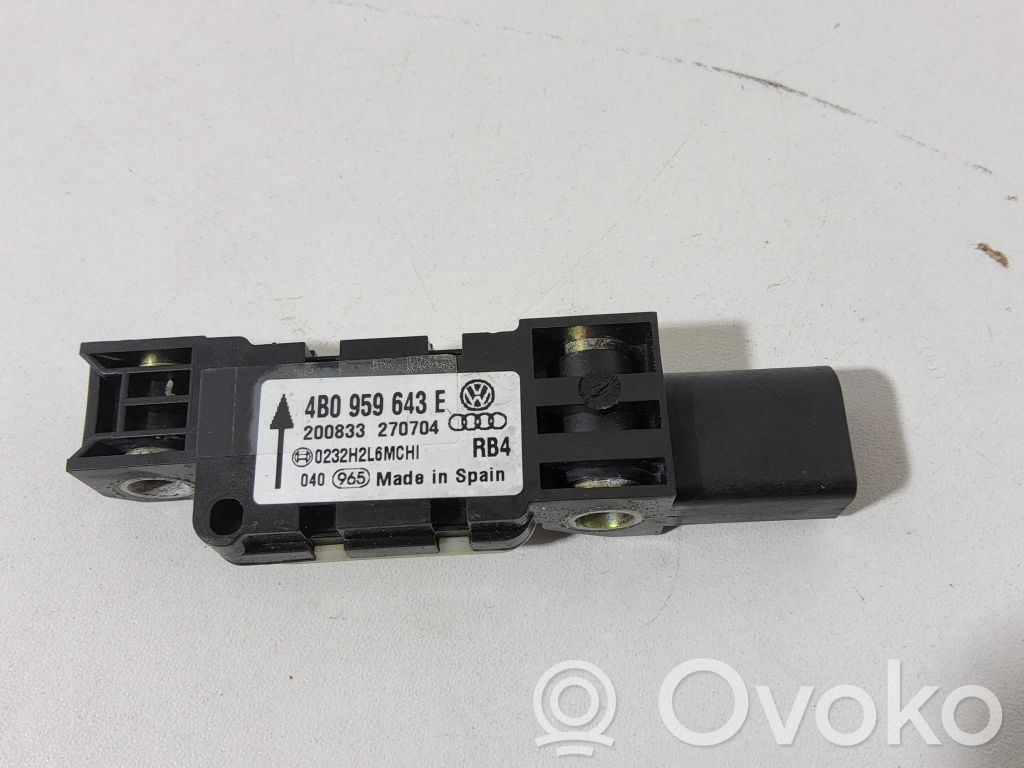 Volkswagen Phaeton Airbag deployment crash/impact sensor 