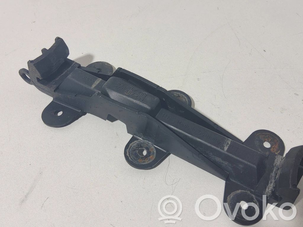 Audi A6 S6 C4 4A Galinis laikiklis bamperio 