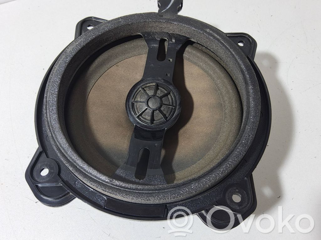 Audi A3 S3 8P Altavoz de la puerta trasera 