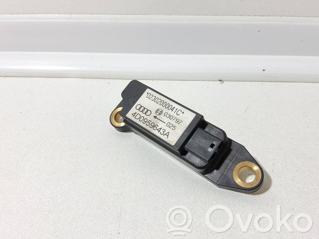 Audi A8 S8 D2 4D Airbag deployment crash/impact sensor 