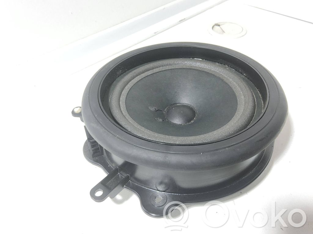 Audi A4 S4 B7 8E 8H Głośnik drzwi przednich 