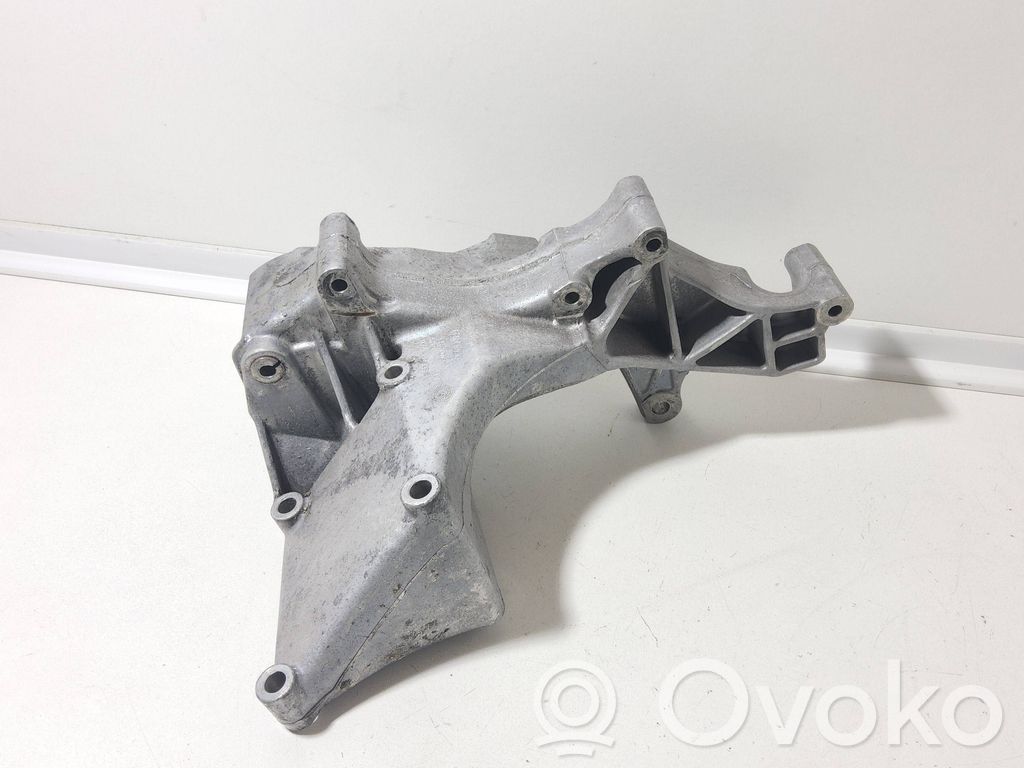 Volkswagen Transporter - Caravelle T4 Generator/alternator bracket 