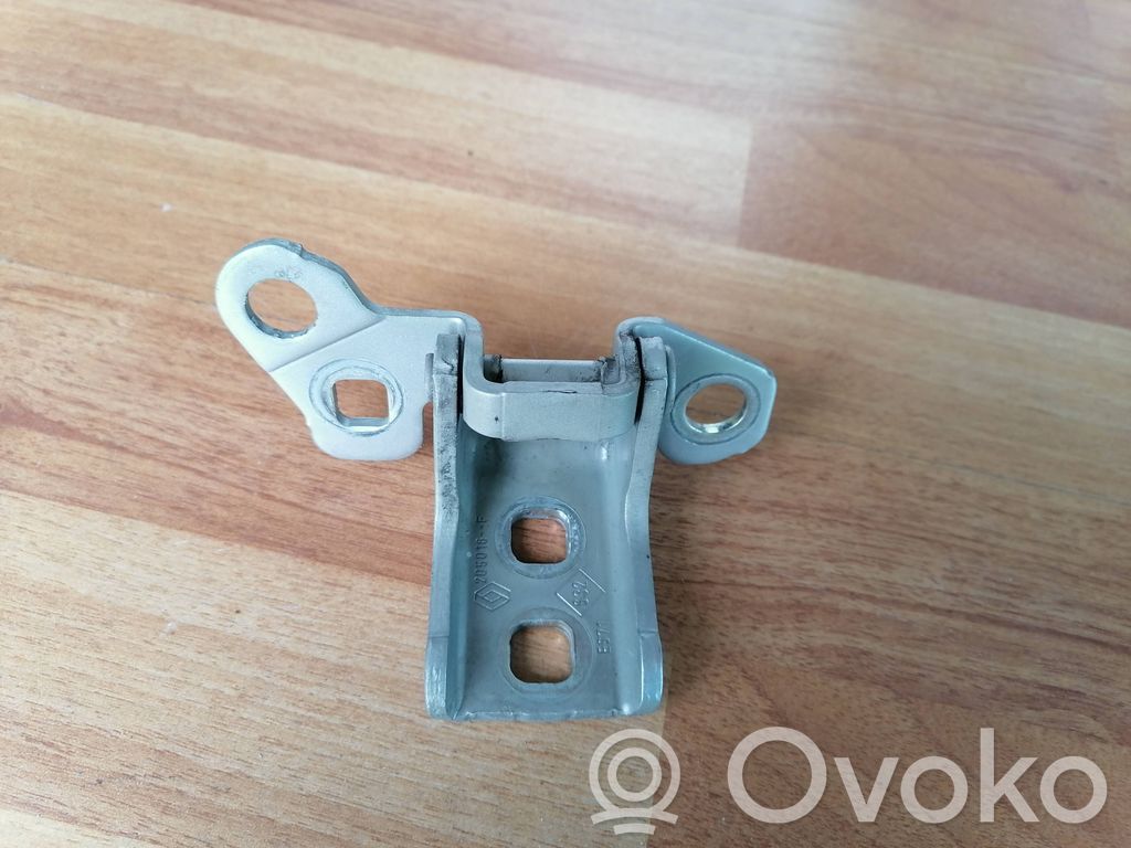 Renault Clio III Front door upper hinge 