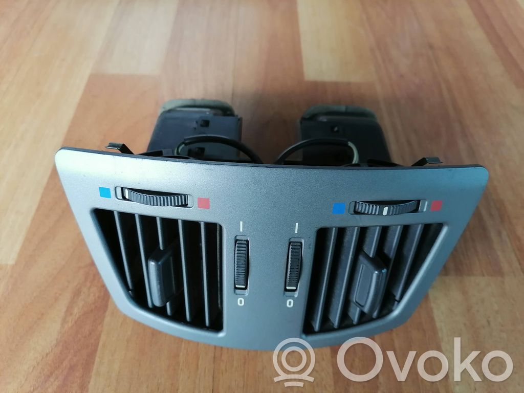 BMW 7 E65 E66 Rejilla de ventilación trasera 