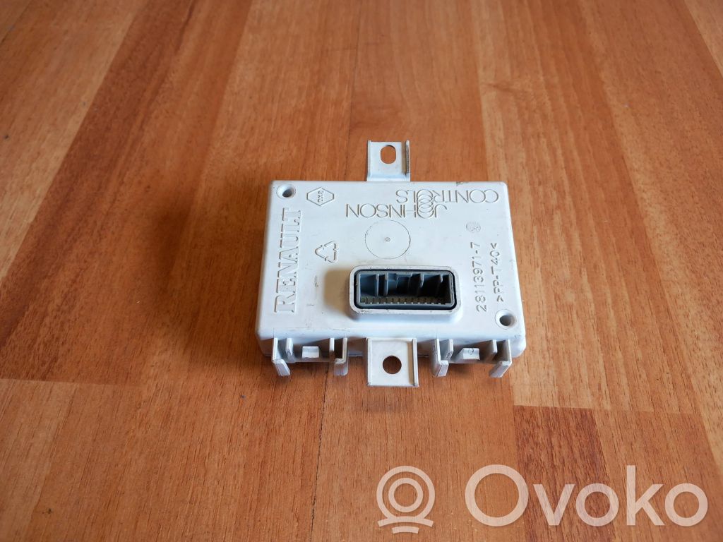 Renault Laguna III GPS navigation control unit/module 