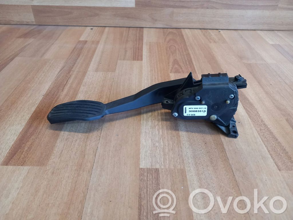 Volvo XC70 Akseleratora pedālis 