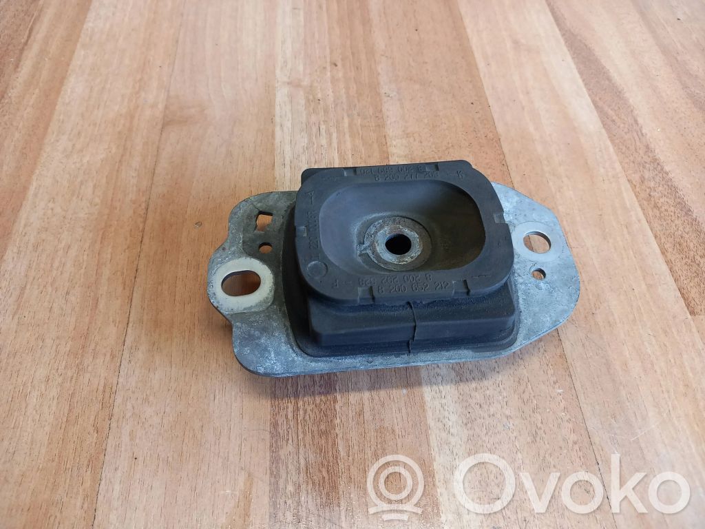 Engine mount bracket   8200292828,8200277209,8200652212