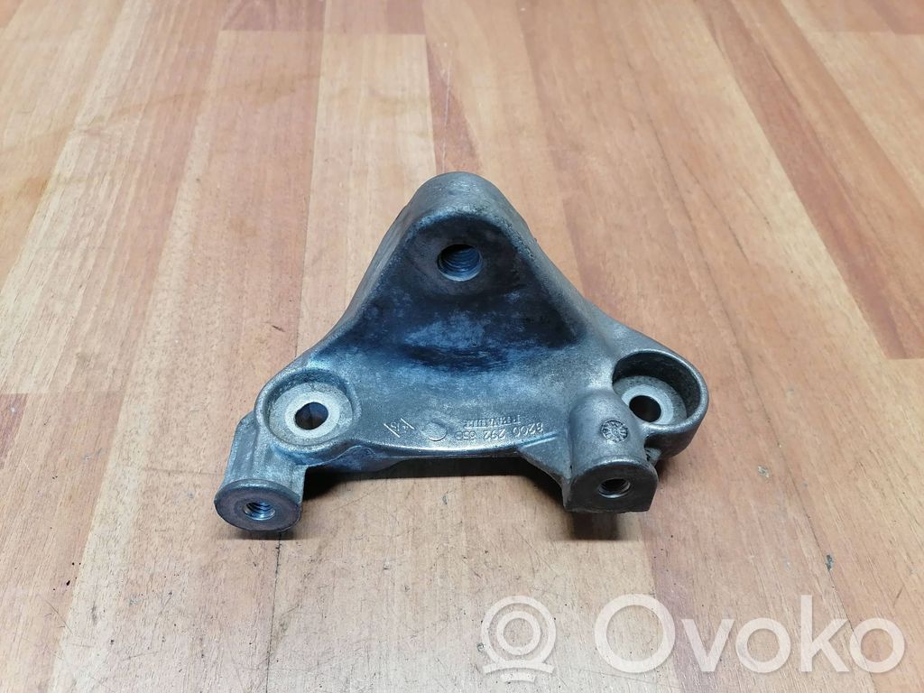 Renault Espace IV Engine mounting bracket 