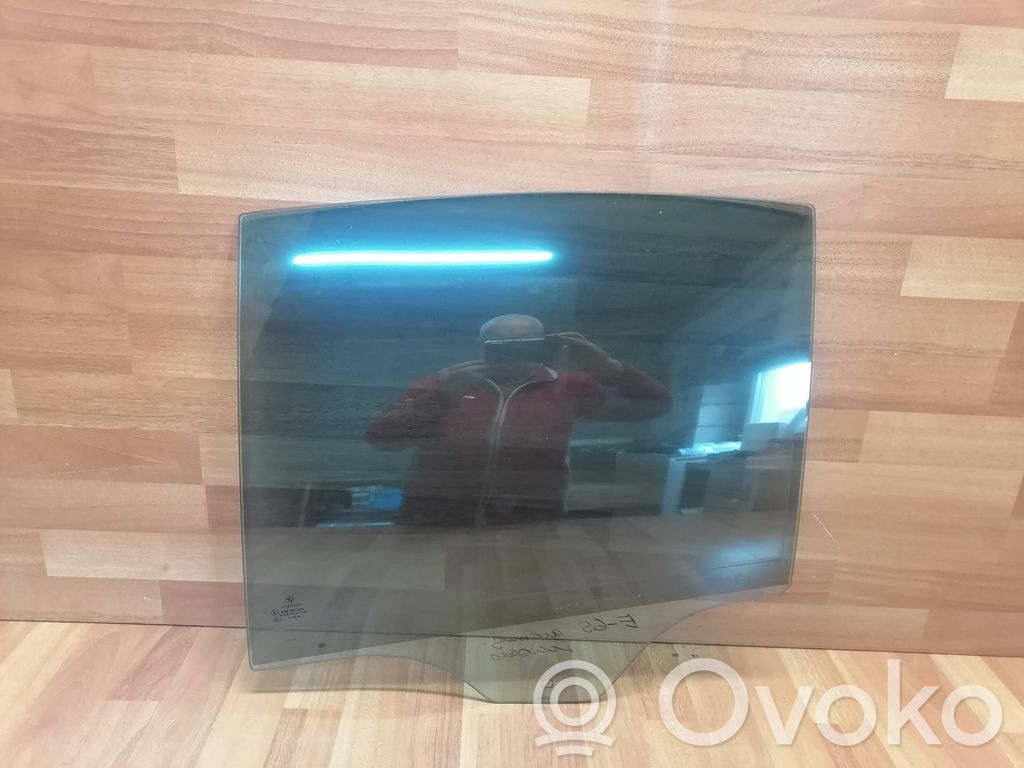 BMW 7 E65 E66 Luna de la puerta trasera 