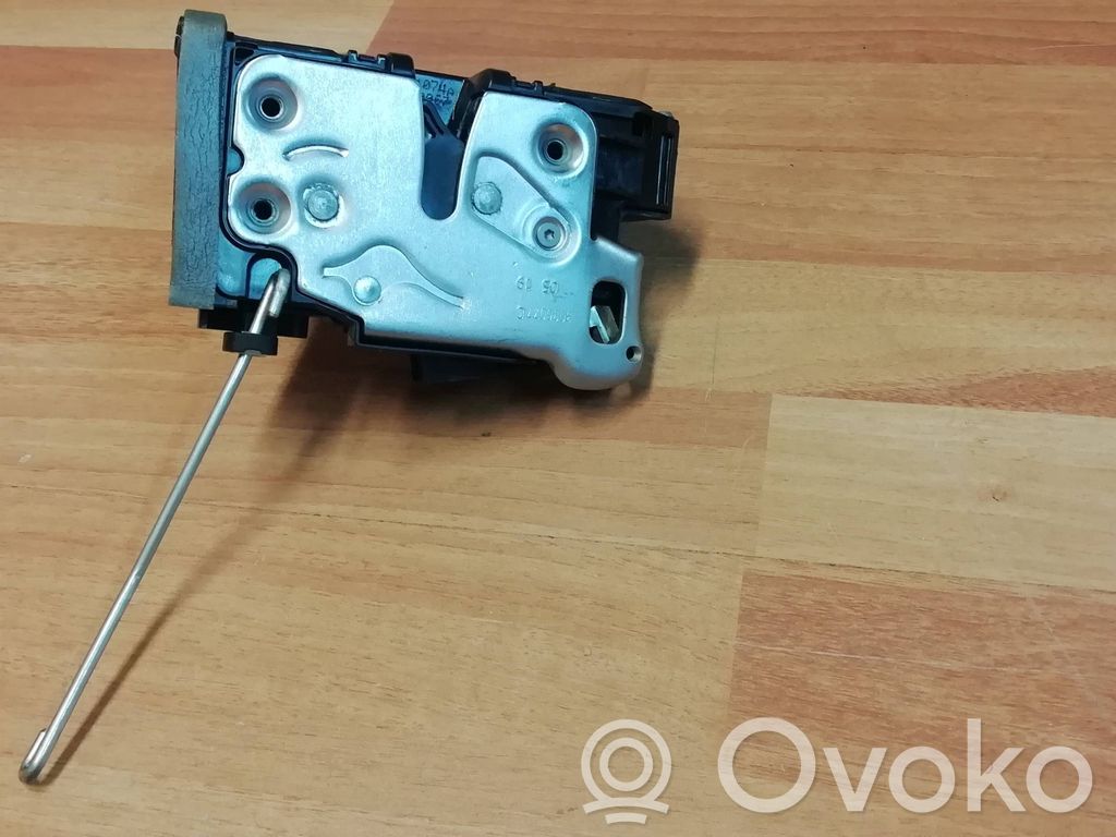Opel Insignia B Zamek drzwi przednich 