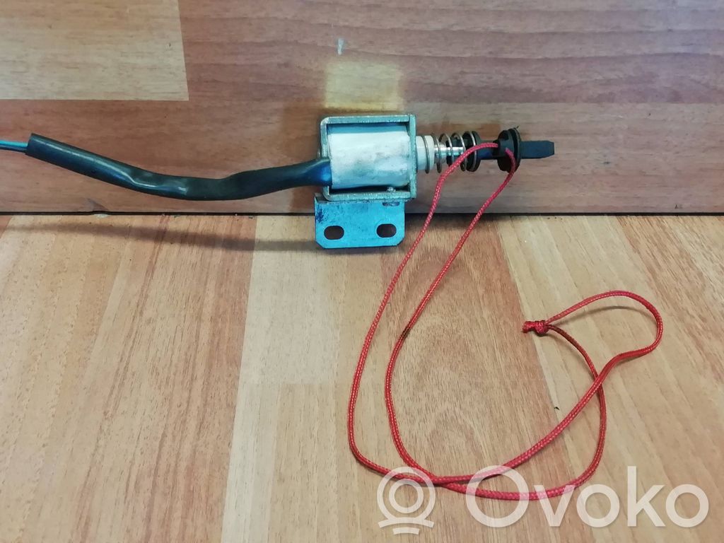 Alfa Romeo 166 Fuel tank cap lock motor 