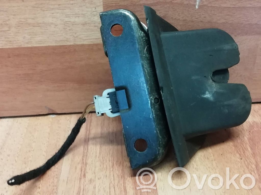 Audi A6 Allroad C5 Tailgate lock latch 
