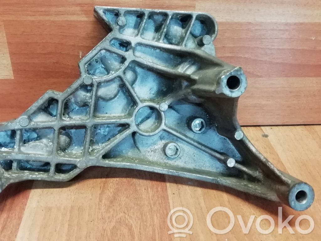 Seat Altea Engine mounting bracket 