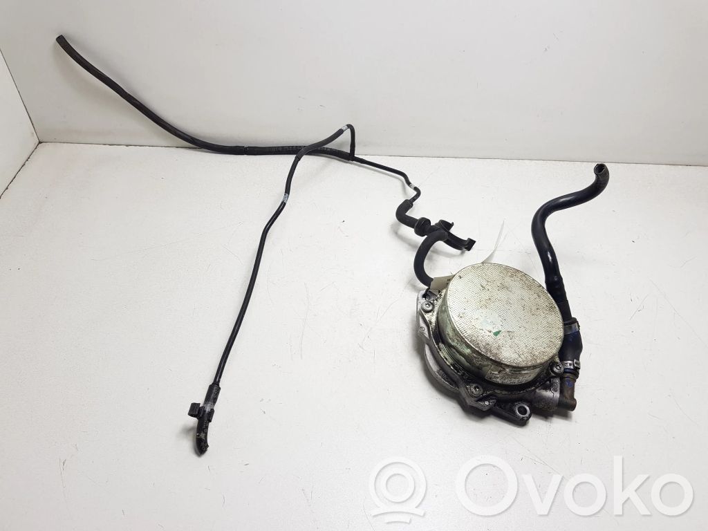 Audi A4 S4 B8 8K Alipainepumppu 