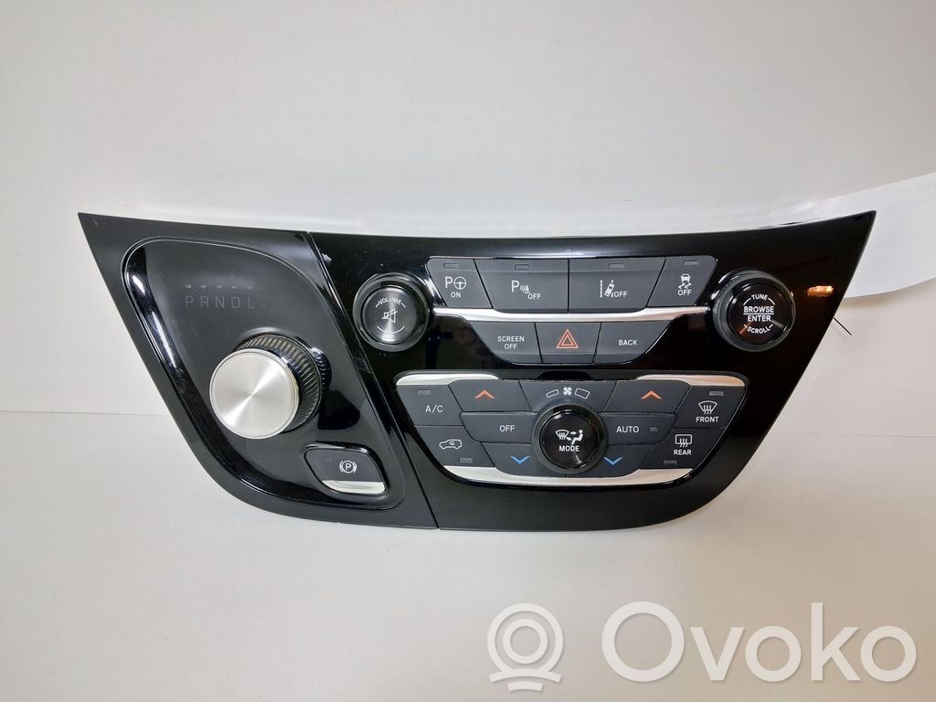 Chrysler Pacifica Climate control unit 