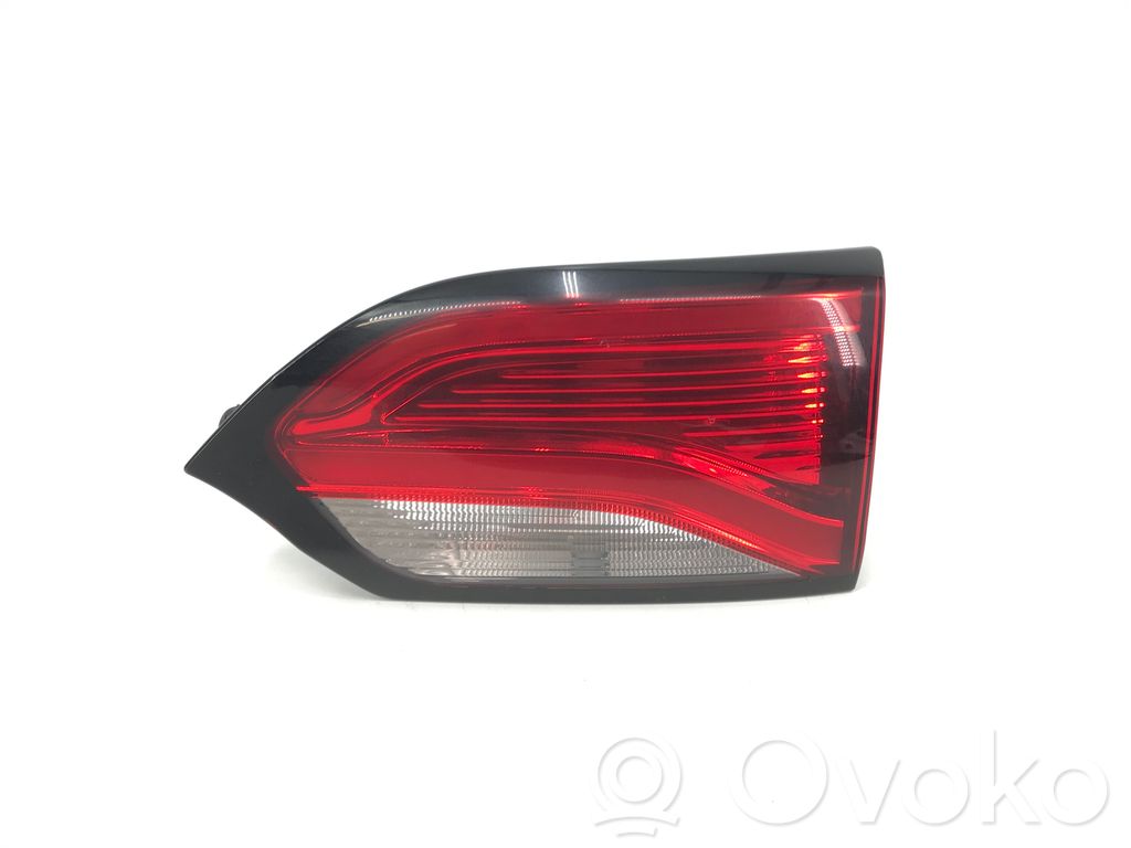 Chrysler Pacifica Tailgate rear/tail lights 