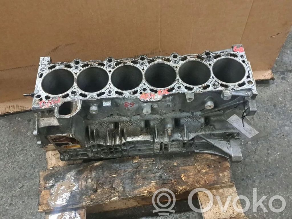BMW 5 E60 E61 Blokas 