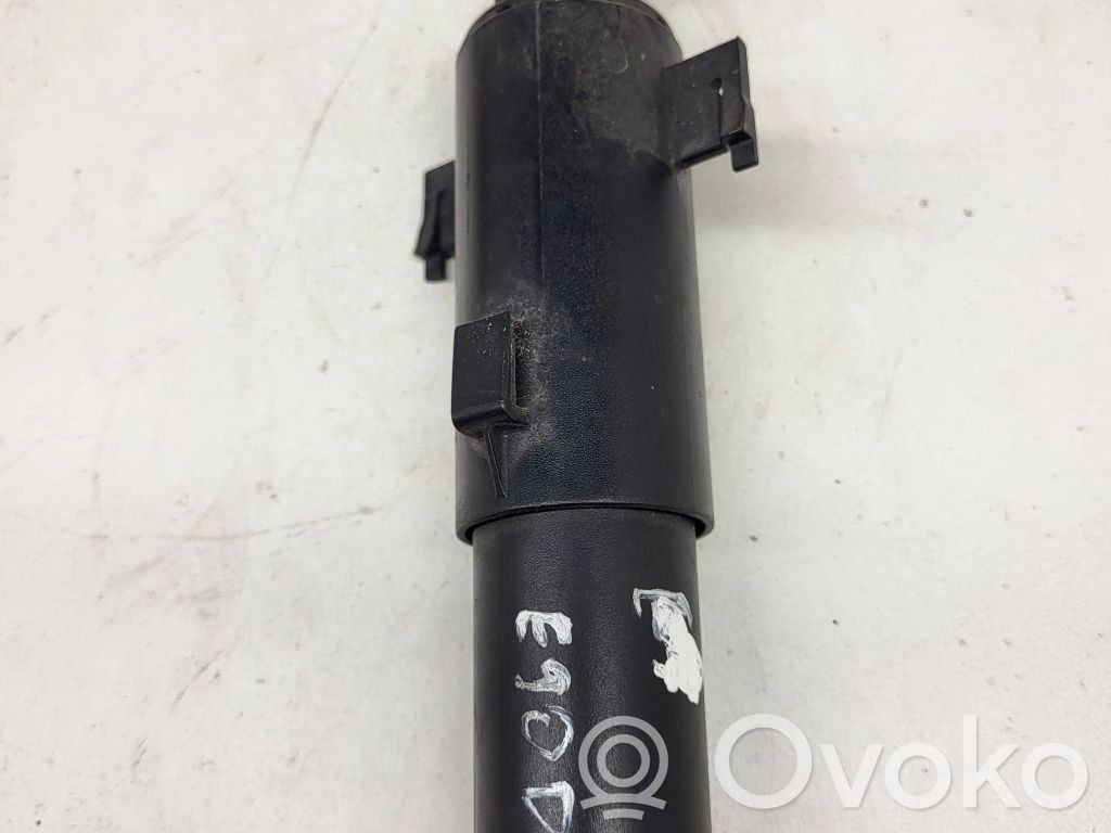 Headlight washer spray nozzle   7179311,13037710,61677179311