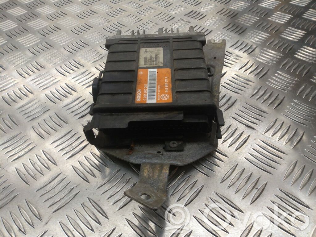 Engine control unit/module   0261200263,443907311A
