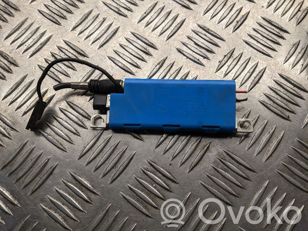 Audi A8 S8 D2 4D Antenos stiprintuvas 