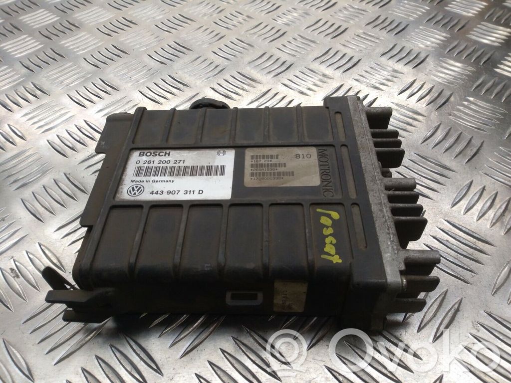 Engine control unit/module   443907311D,0261200271