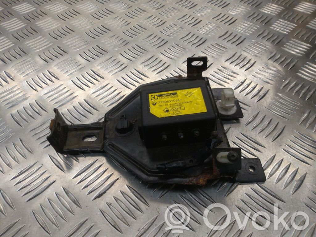 Renault Clio I Airbag control unit/module 