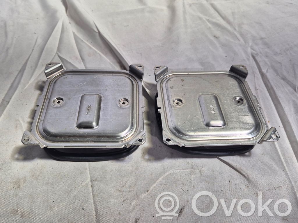 Renault Clio V Lastre de faros xenón 