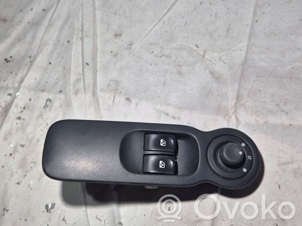Renault Modus Electric window control switch 